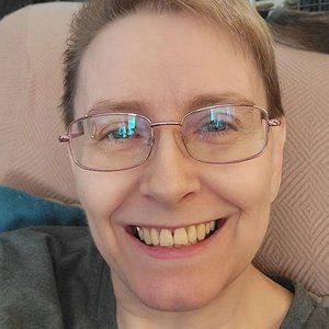 Meet your Posher, Crystal